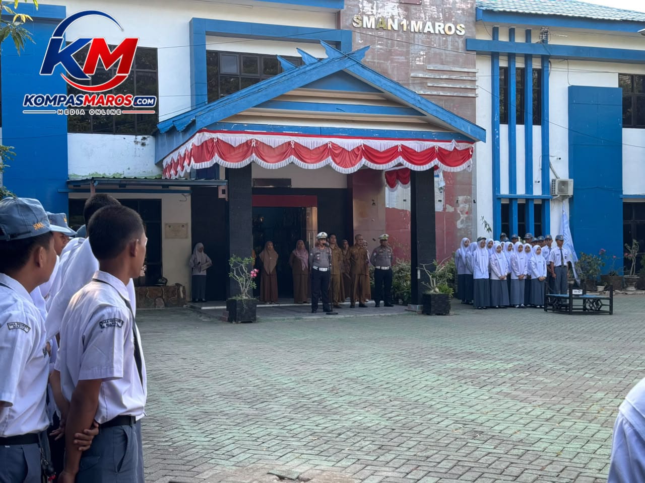 Police Goes to School, Satlantas Polres Maros Edukasi Pelajar tentang Keselamatan Berlalu Lintas.